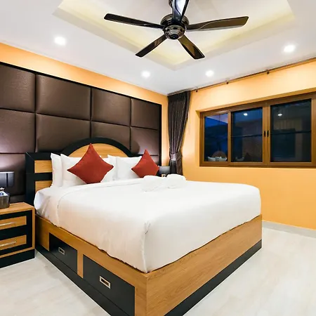 Luxury Pool T1 Near Walking Street 5br 9 Persons Pattaya