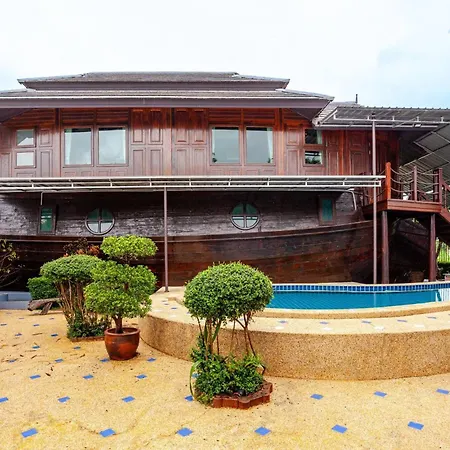 Villa Luxury Iconic Royal Boat Pool North