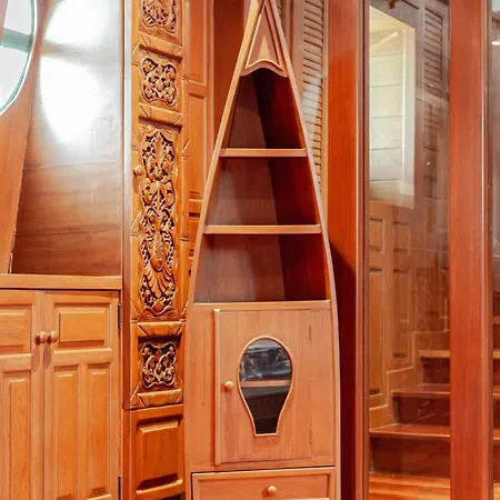 Luxury Iconic Royal Boat Pool North Villa