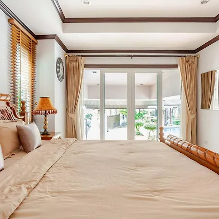 Luxury Iconic Royal Boat Pool North Villa Pattaya
