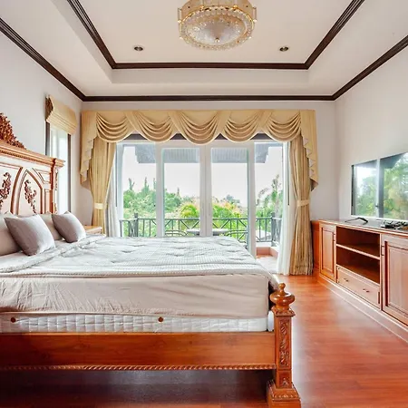Villa Luxury Iconic Royal Boat Pool North