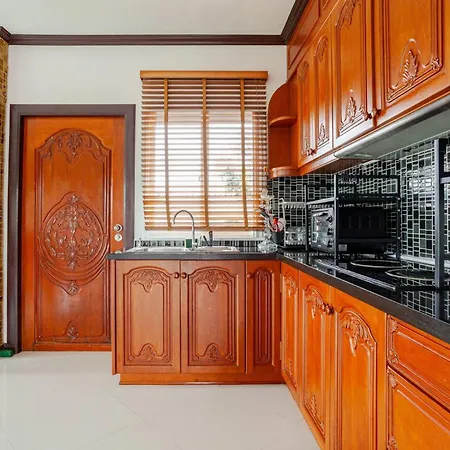 Luxury Iconic Royal Boat Pool North Villa Pattaya