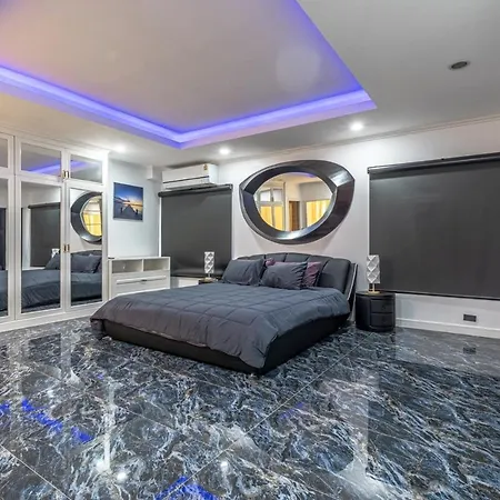Apartment Pratumnak Penthouse X Monthstayz Thailand