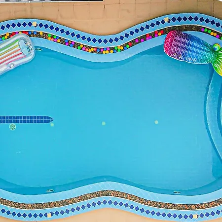 Daisy Pool วิลล่า *