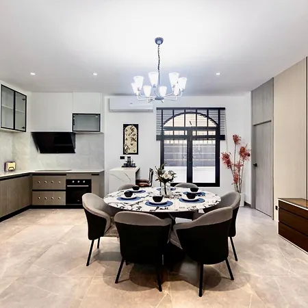 Pool Italian Style In Phratamnak 5 Bedroom Ktv Bbq * Pattaya