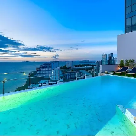 High Floor Beachfront 1 Bedroom With Scenic View อพาร์ทเม้น Pattaya