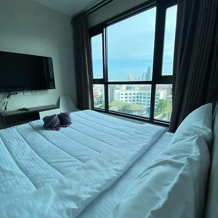 - Roof Pool * Pattaya