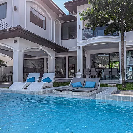 Bella 2 - 7 Bedroom Luxury Pool - 14min To Walking Street * Pattaya
