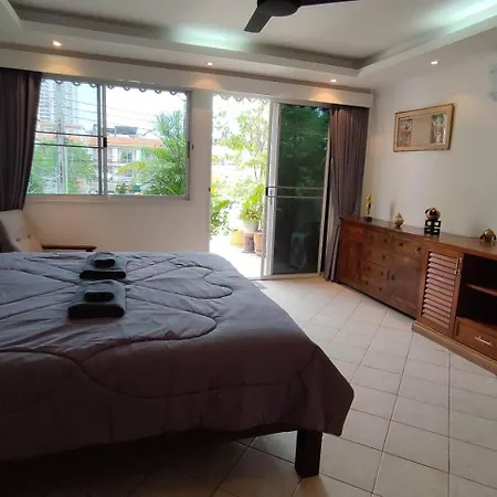 Bann Lawan 3 Bedrooms In Prathumnak Jomtien Villa Pattaya