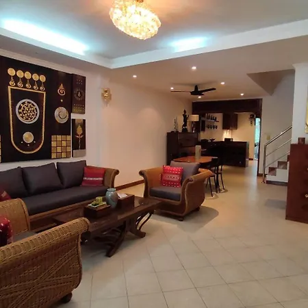 Bann Lawan 3 Bedrooms In Prathumnak Jomtien Villa