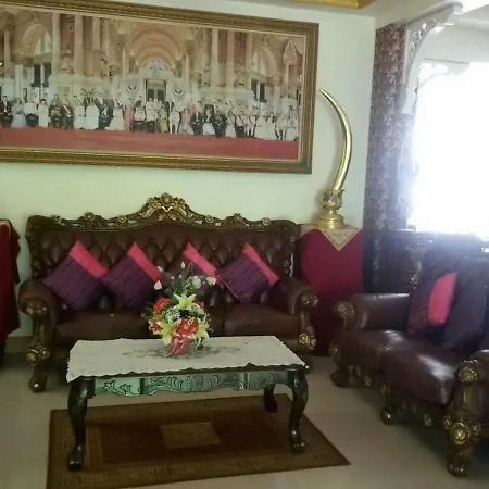 โรงแรม The Sun & 4*