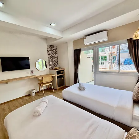 Charm At Pratumnak โรงแรม Pattaya
