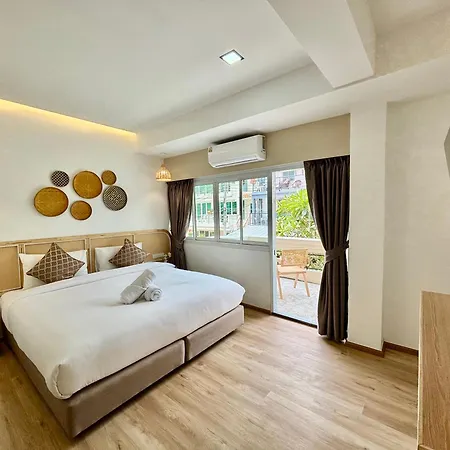 โรงแรม Charm At Pratumnak Pattaya