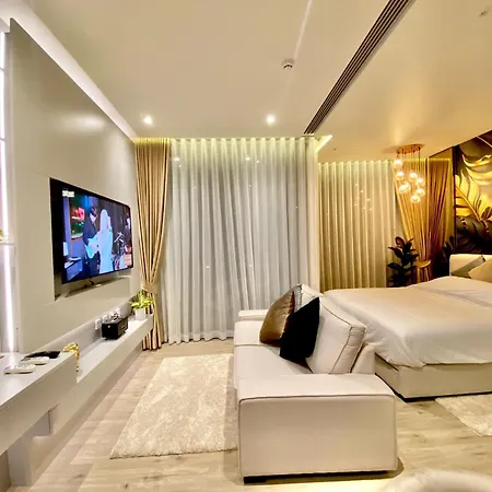 อพาร์ตโฮเทล Arom Wongamat 4*
