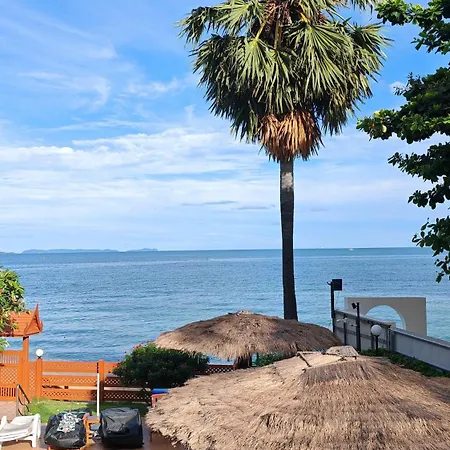 Beachfront Seaview Apartment Pattaya