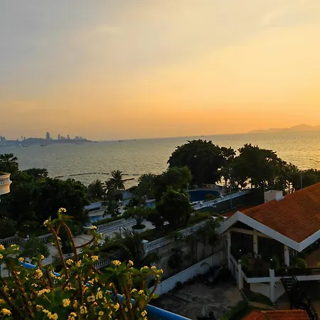 Beachfront Seaview Apartment
