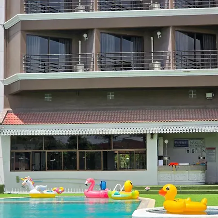 Hotel First Pacific Cirrus