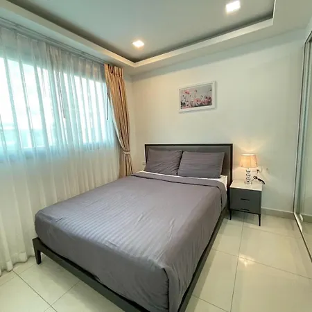 Arcadia Continental 1 Bedroom Pool View Apartment *