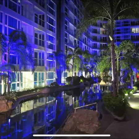 Apartment Large Deluxe Condo, Centara Azure Residence,