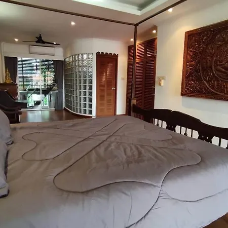 Jomtien House Night Market Villa