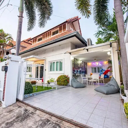 Villa Happy N Joy Pool Near Jomtien On Thepprasit Road *