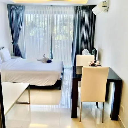 Club Royal Hideaway Steps From Private