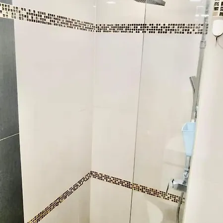 Apartment Club Royal Hideaway Steps From Private Pattaya