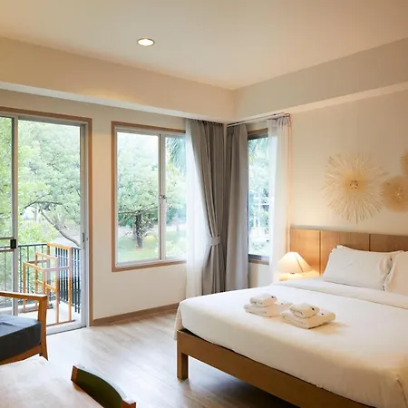 โรงแรม The Leela &