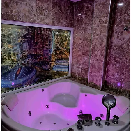 Titanic Residence-7 Minute Walk To The โรงแรม 4*