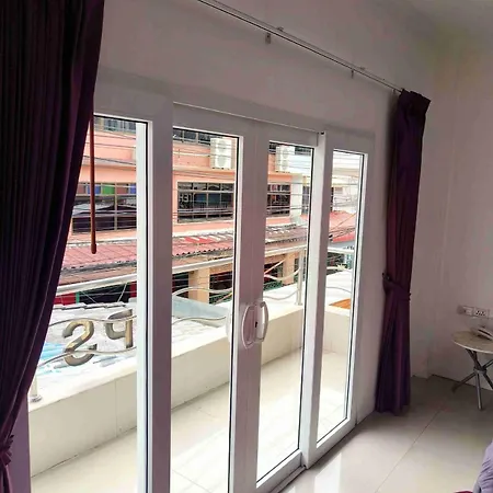 Titanic Residence-7 Minute Walk To The 4* Pattaya