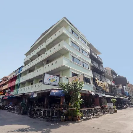 Oyo 75381 Billabong Pattaya