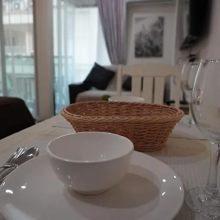 Well Furnished With Balcony Holiday home