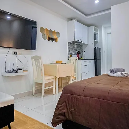 Well Furnished With Balcony Holiday home Pattaya