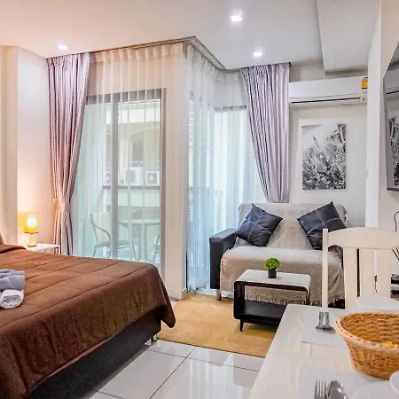 Well Furnished With Balcony Holiday home