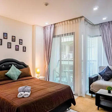 Holiday home Well Furnished With Balcony Pattaya