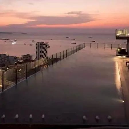 Apartment The Base Center Pattaya
