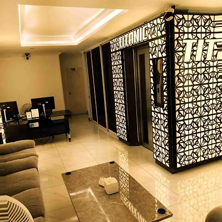 โรงแรม Titanic Residence-7 Minute Walk To The 4*