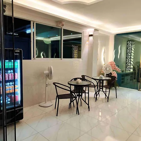 Titanic Residence-7 Minute Walk To The โรงแรม 4*