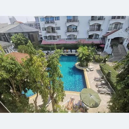 B64 Diana Estate Apartment