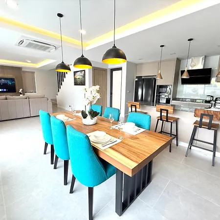Zensiri Stylish Brand New Pool วิลล่า