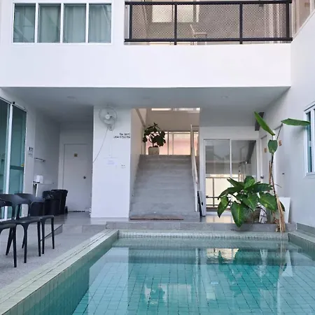 The Inn10: Pool With 9 Bedrooms Villa
