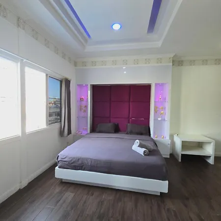 โรงแรม Titanic Residence-7 Minute Walk To The 4*