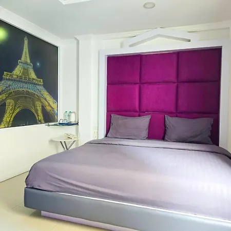 Titanic Residence-7 Minute Walk To The 4*