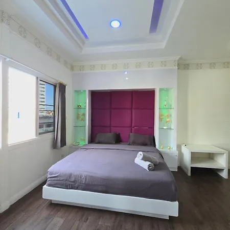 โรงแรม Titanic Residence-7 Minute Walk To The Pattaya