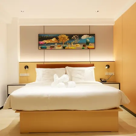 โรงแรม Banana South *