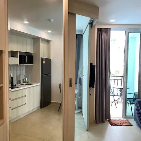 Modern Olympus - Steps To Pool, Full Kitchen *