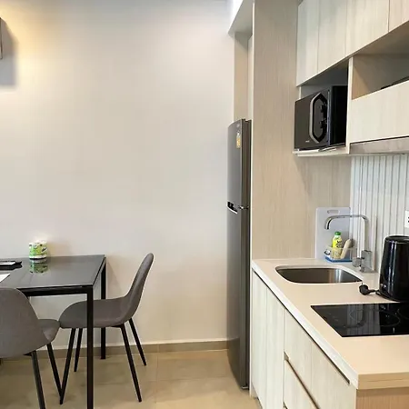 Modern Olympus - Steps To Pool, Full Kitchen * Pattaya