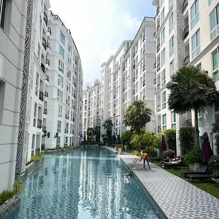 Modern Olympus - Steps To Pool, Full Kitchen *