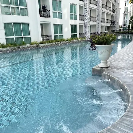 Modern Olympus - Steps To Pool, Full Kitchen Apartment
