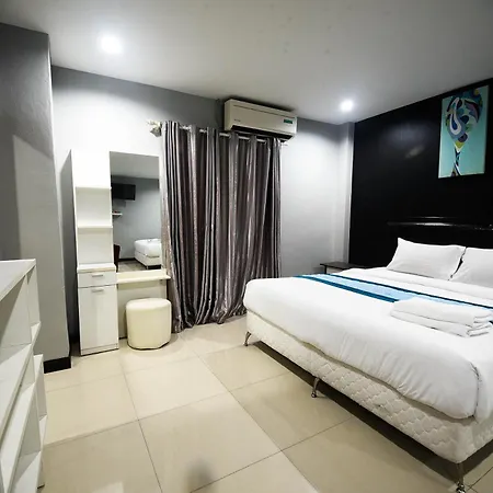 Hotel Golden Star 3*